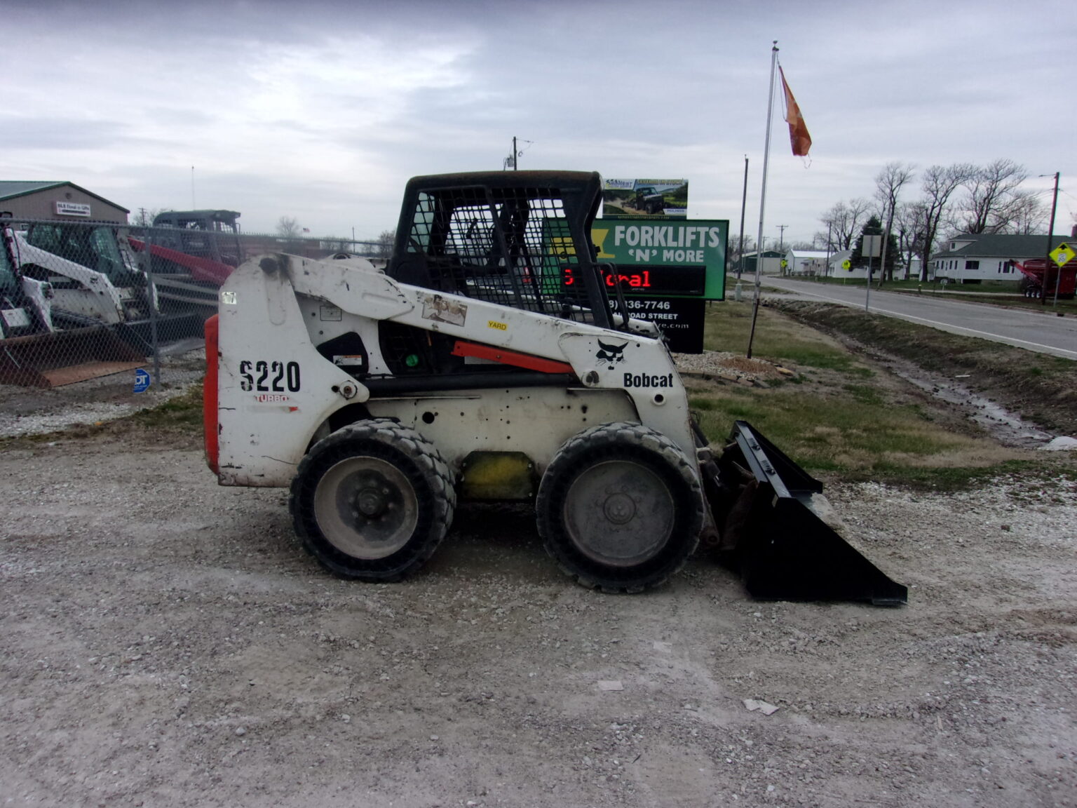 Wheel skid steers ForkliftsNMore